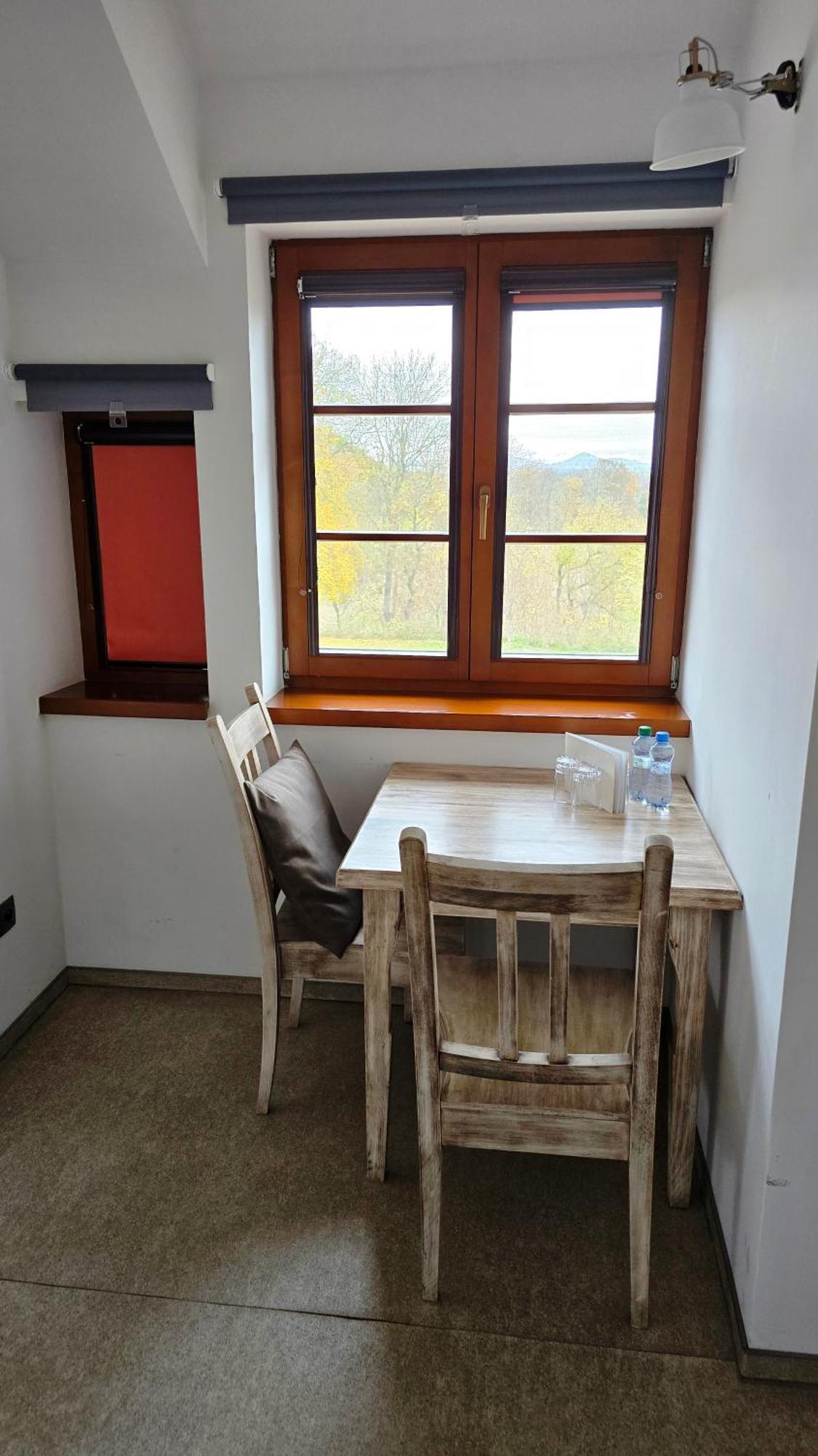 Dvur Perlova Voda Budyne nad Ohri Exterior foto