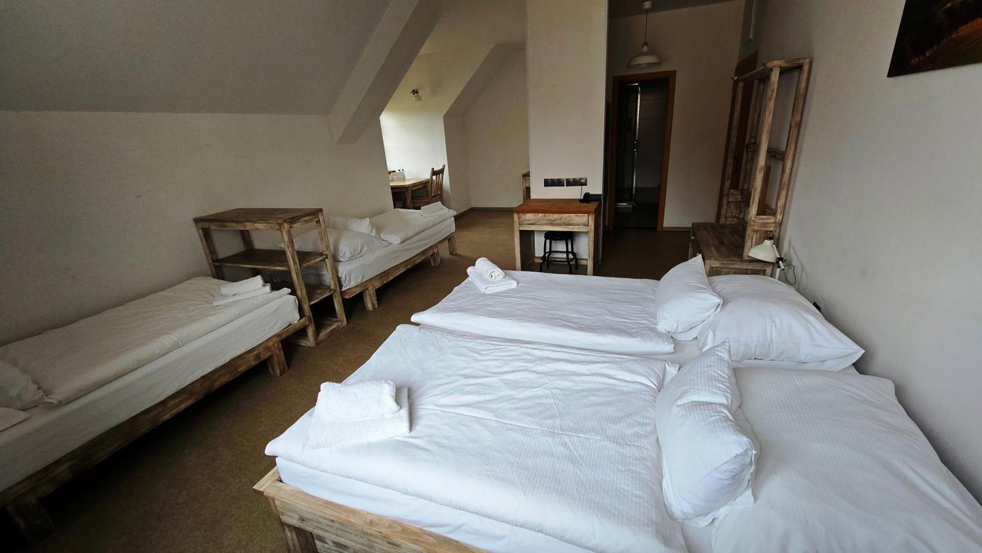 Dvur Perlova Voda Budyne nad Ohri Exterior foto