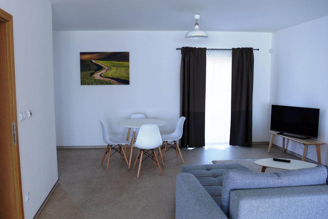 Dvur Perlova Voda Budyne nad Ohri Exterior foto