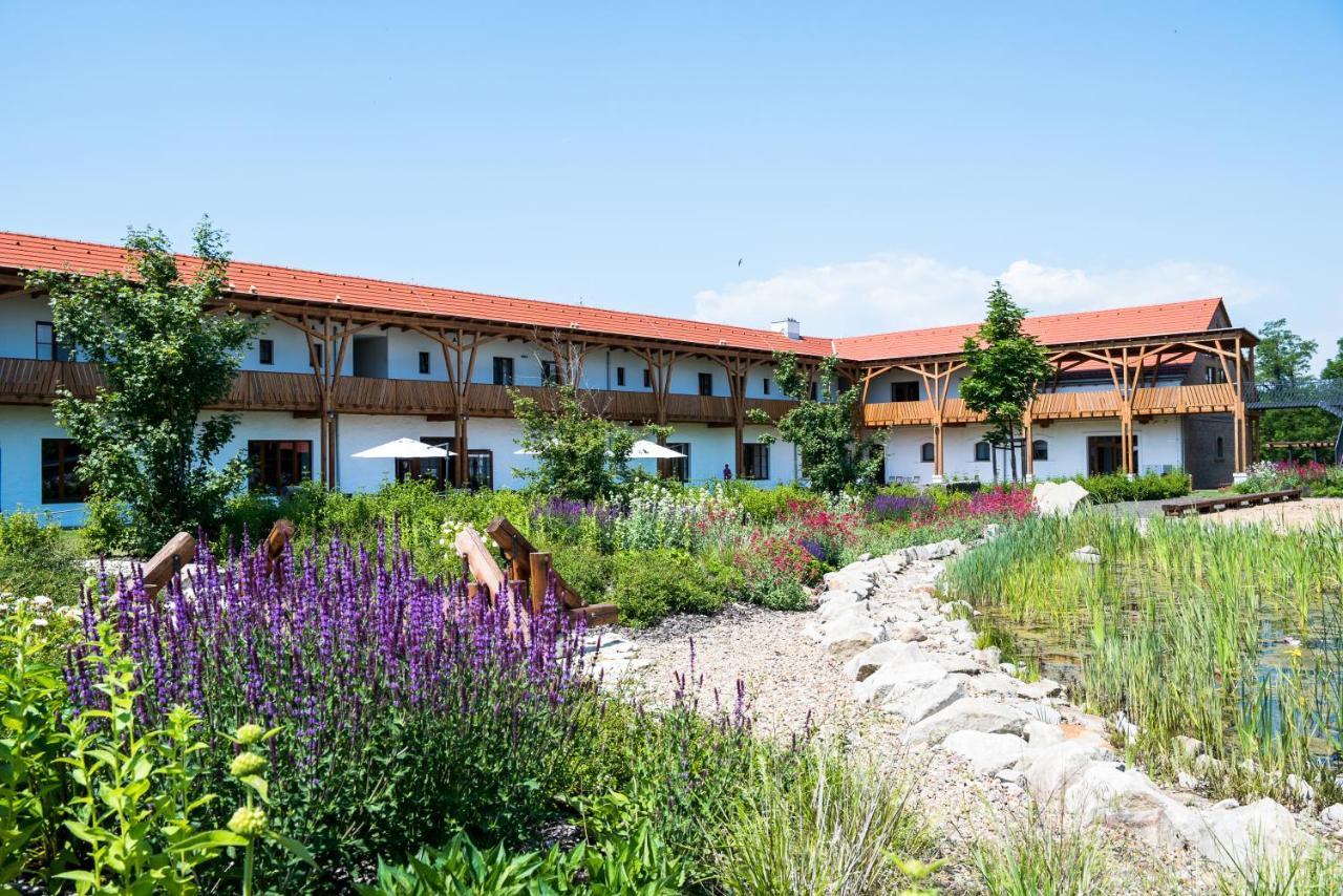 Dvur Perlova Voda Budyne nad Ohri Exterior foto